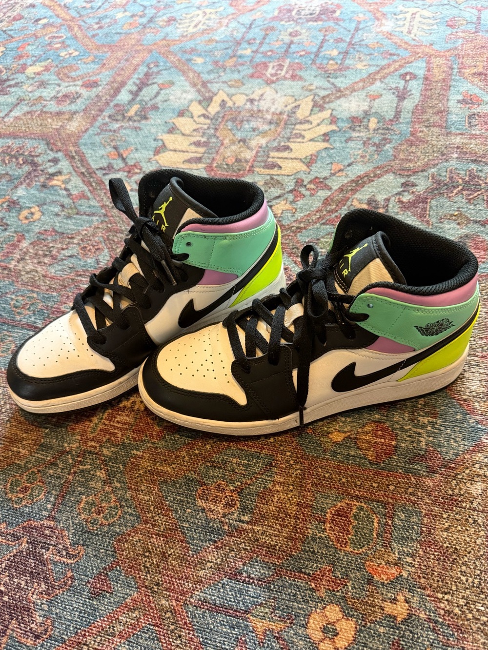 Air Jordan 1 Mid Pastel Black Toe (GS)